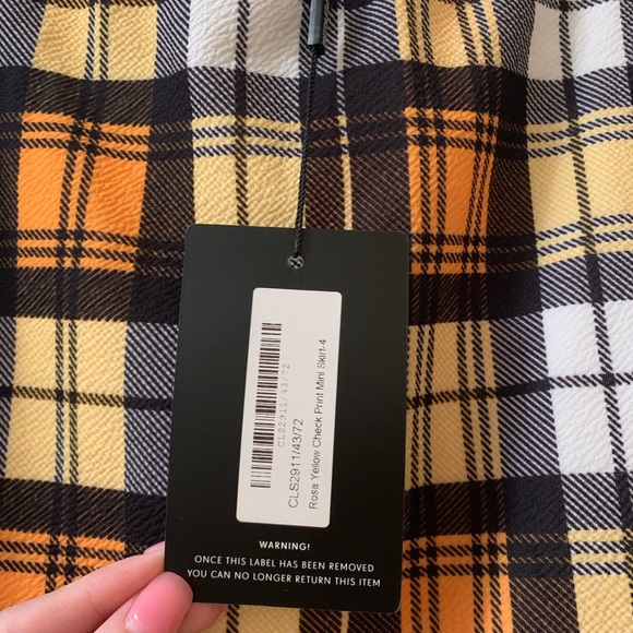 Pretty Little Thing skirt - Picture 2 of 3